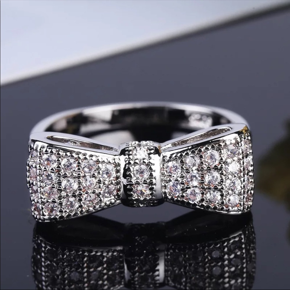 New Women’s 925 Silver Beautiful Bow Engagement Party Diamond Ring - Picture 3 of 4